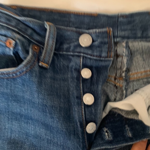 Levi’s Medium Wash High Rise Jeans (28) - Picture 3 of 4